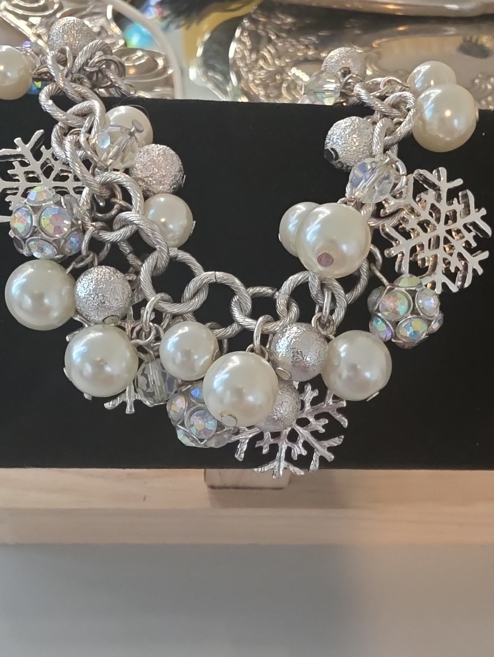 Faux Silver Pearl & Crystal Snowflake Charm Bracelet - Women Jewelry. 7-8 in